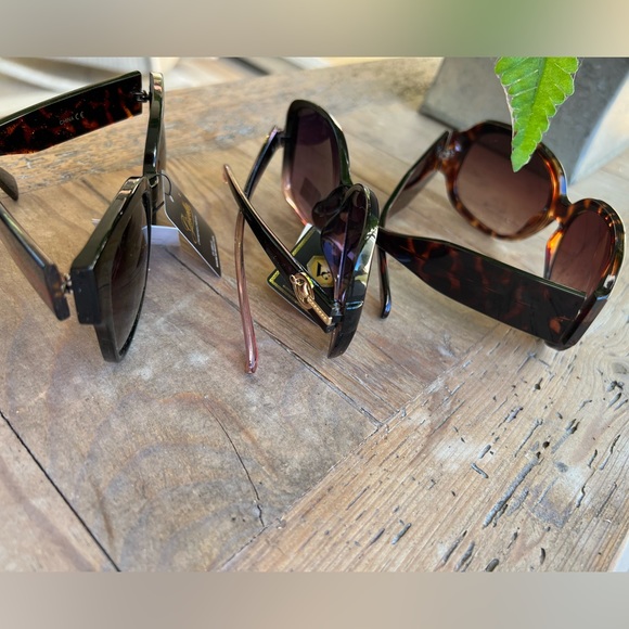 Bundle of Sunglasses 5 different styles and they all have their unique designs!